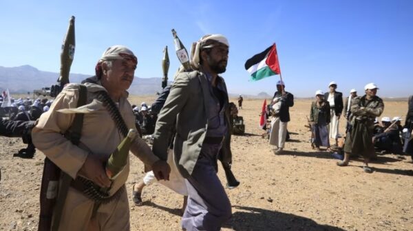 Китай призвал Иран сдержать нападения хуситов в Красном море – Reuters