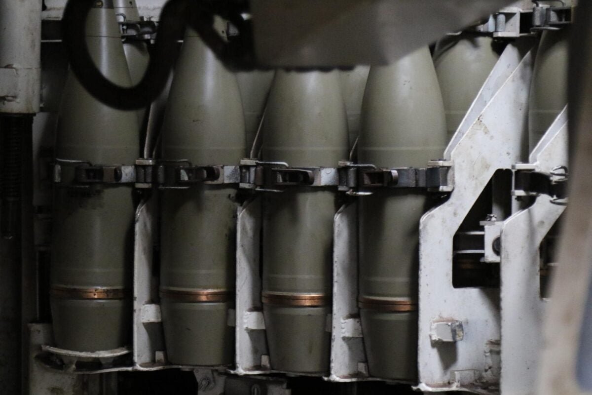 СМИ: Чехия нашла почти все средства на 800 тысяч снарядов для Украины - они могут быть поставлены в течение нескольких недель