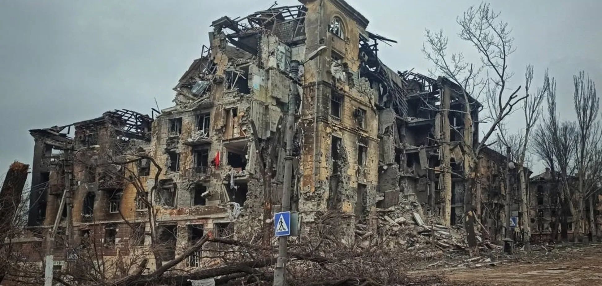 "Хорошо и отстроено только на камерах!" Мужчина уехал в Мариуполь и увидел жесткую реальность оккупации. Видео