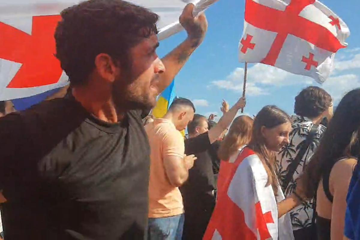 "Печальный день для Европы": парламент Грузии окончательно принял закон об "иноагентах"