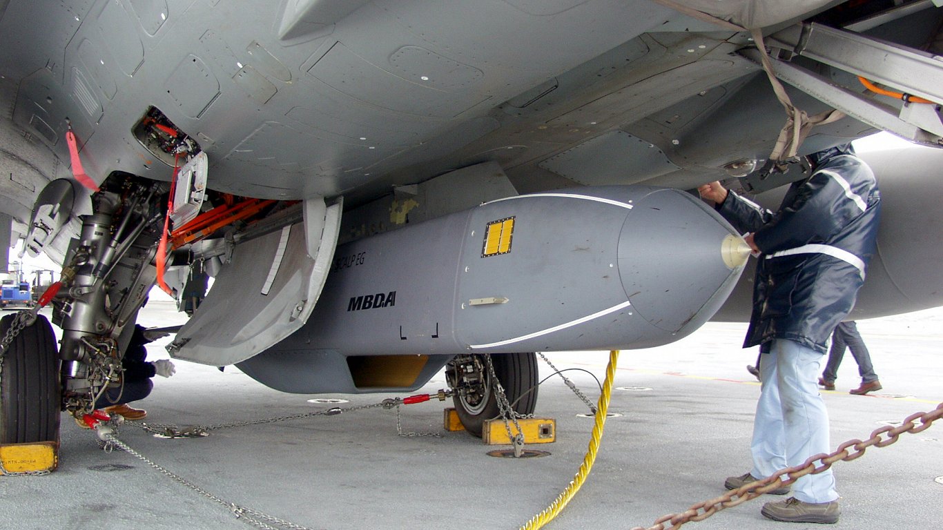 Оккупантам придется срочно прятать авиацию: куда будут бить Scalp и Storm Shadow в России