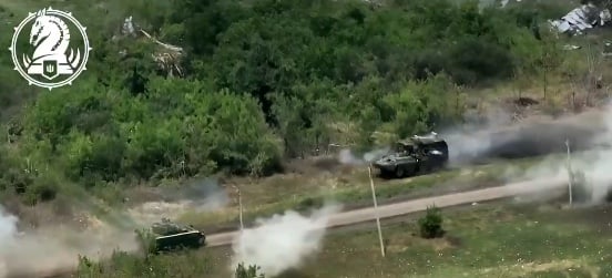 WP: ВСУ поражают уникальными и экстремальными способами применения БМП Bradley на поле боя