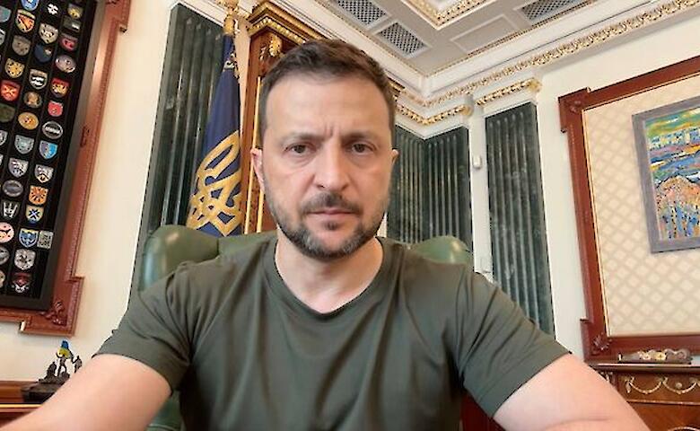 "Они предатели": Зеленский инициировал лишение государственных наград за популяризацию России. Видео
