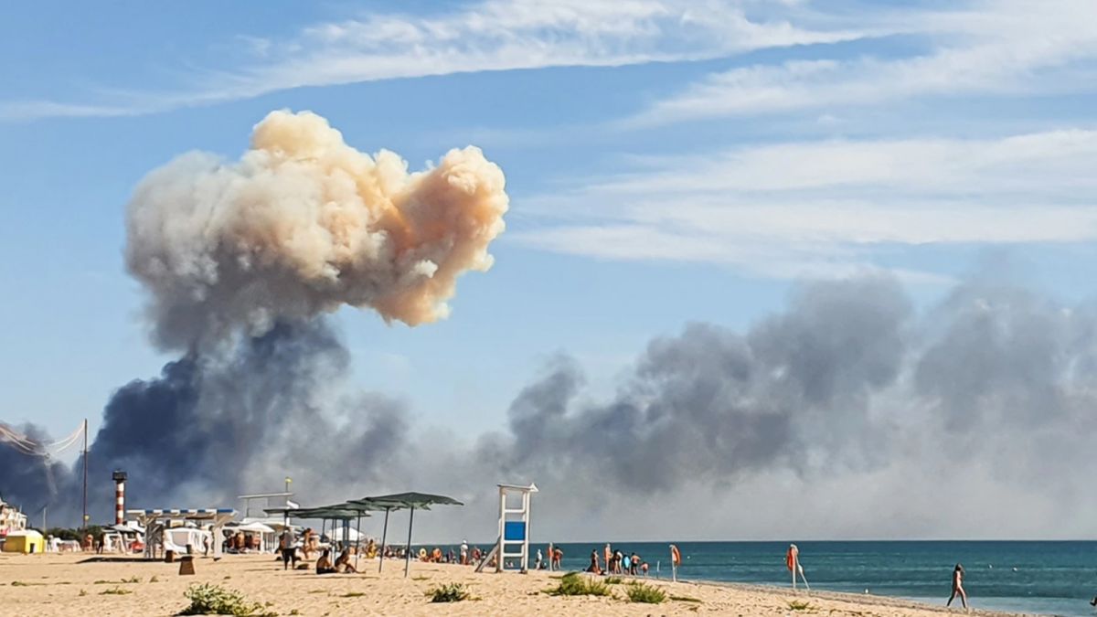 В Крыму российские чиновники спешат вывезти семьи с полуострова