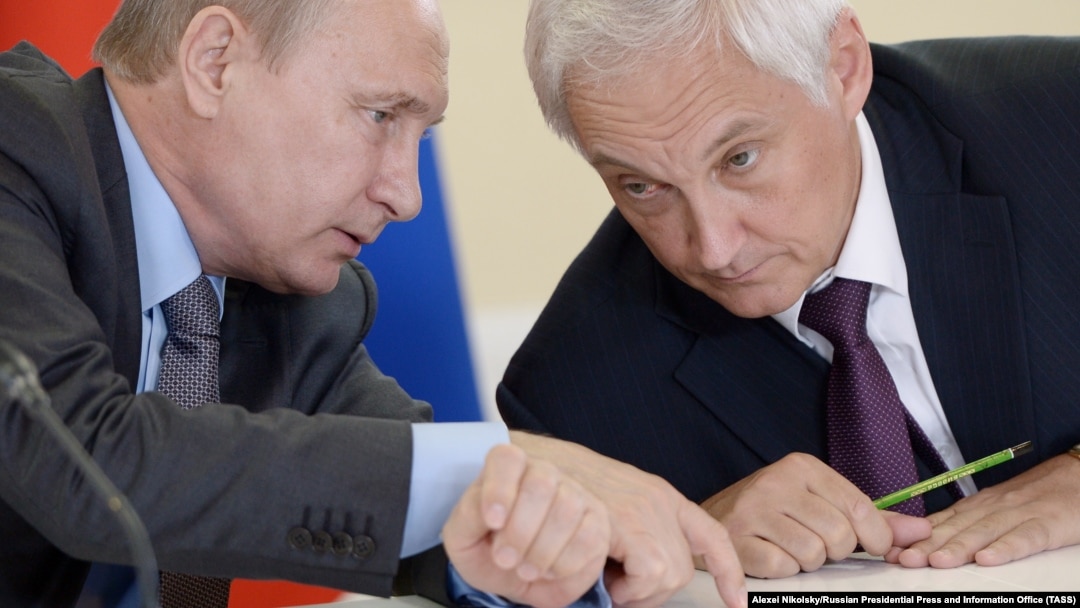 Путин уже не лидер правящей группы. Он пытается любыми путями удержать власть