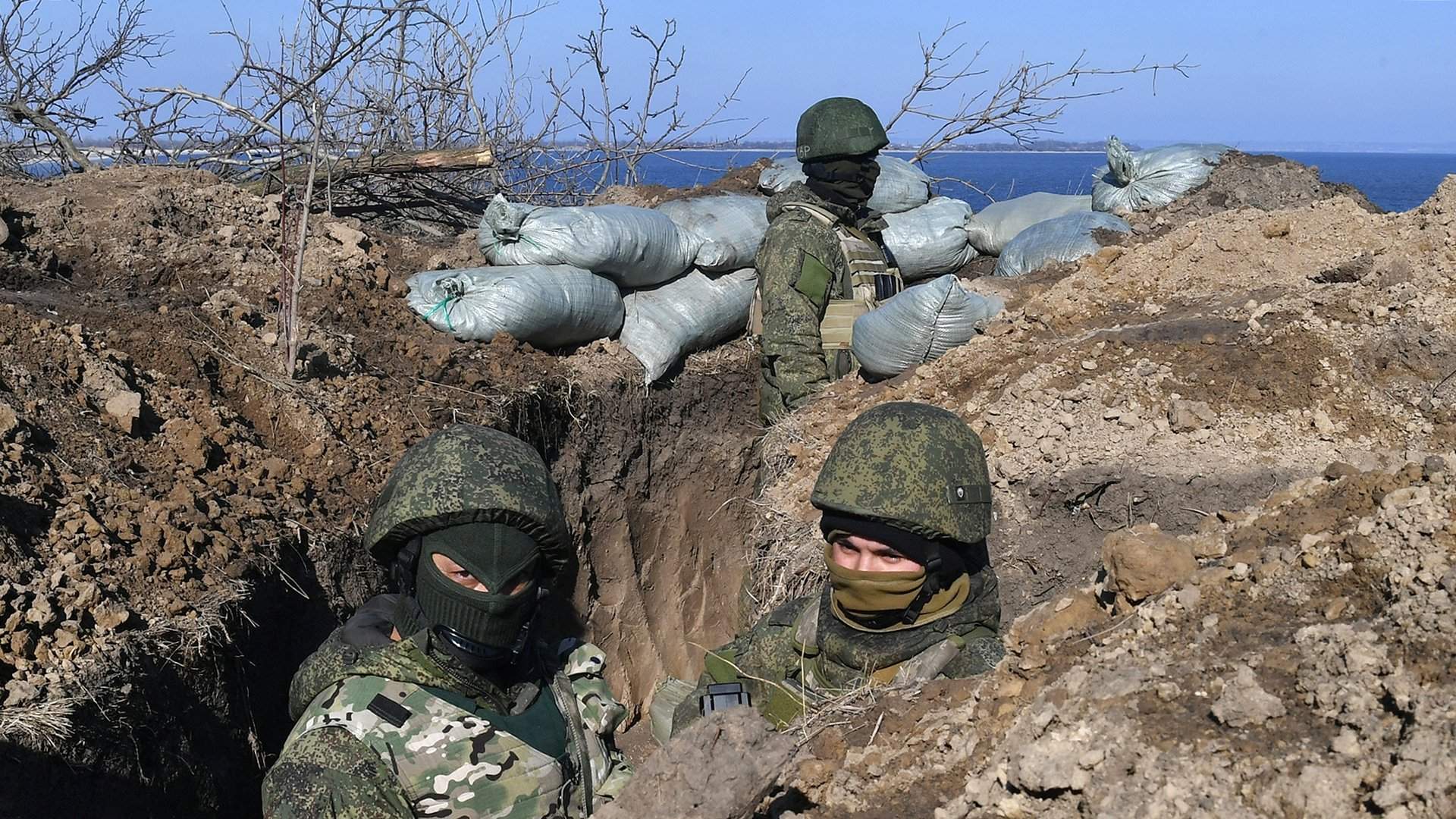 Пойдут "кормить раков". Эксперт оценил угрозу от подготовки РФ к форсированию Днепра лодками