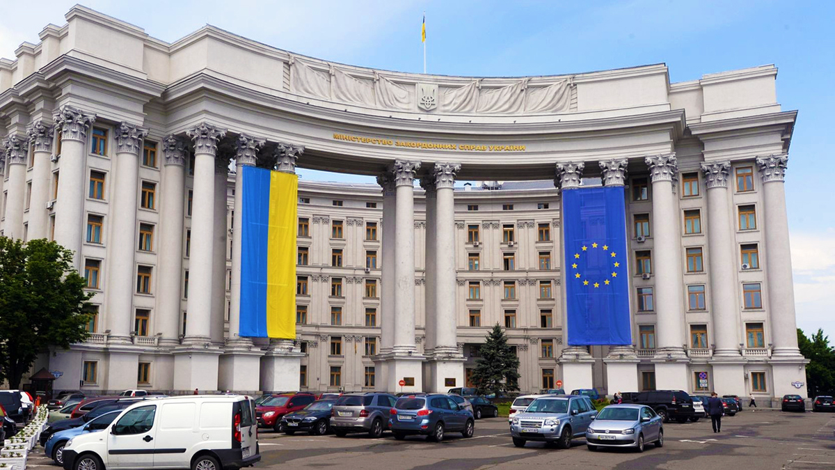 "Слабость и зависимость Фицо создают угрозы для всей Европы": Украина сделала заявление