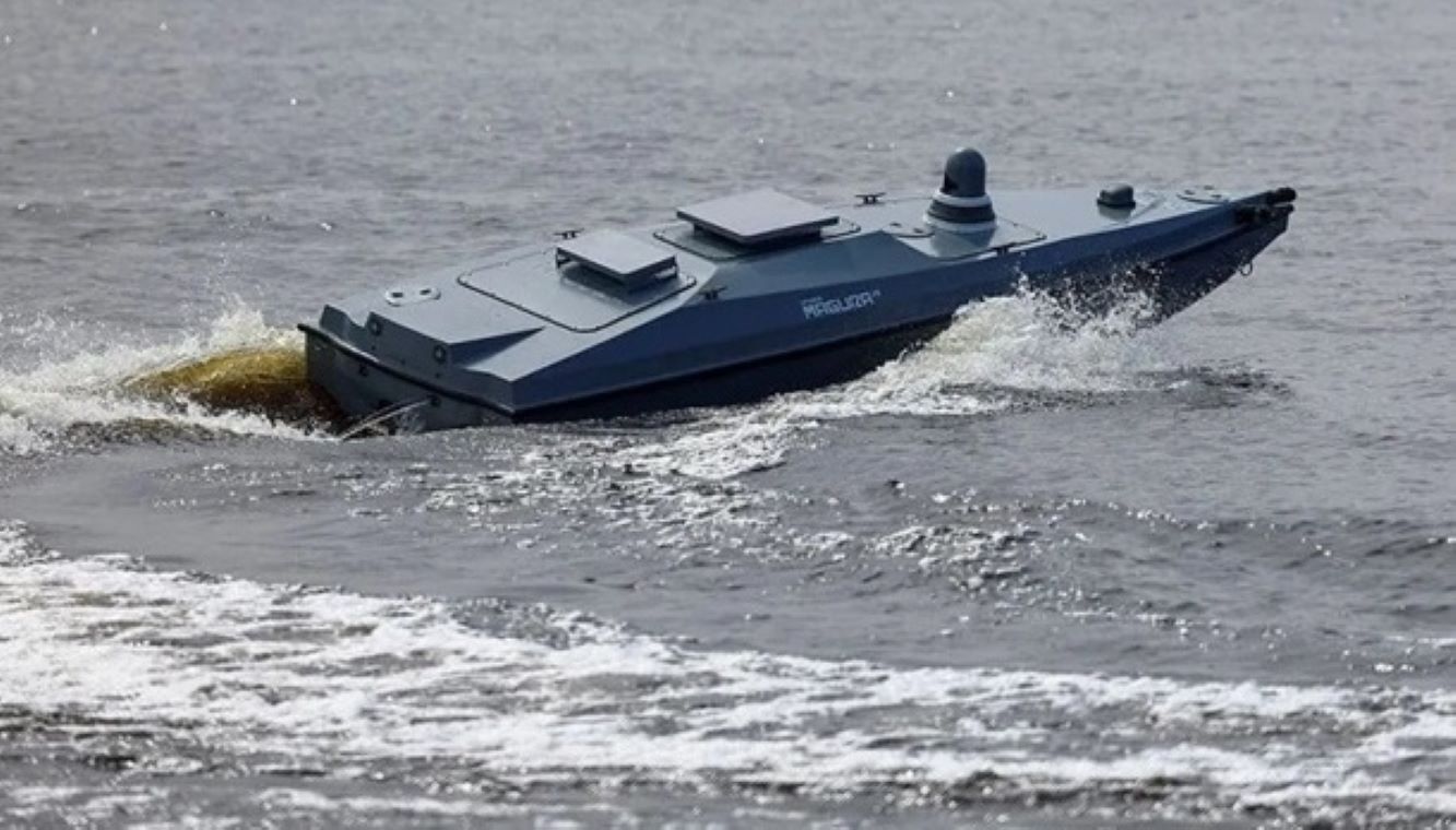 Бойцы ГУР впервые в мире уничтожили воздушную цель морским дроном Magura V5