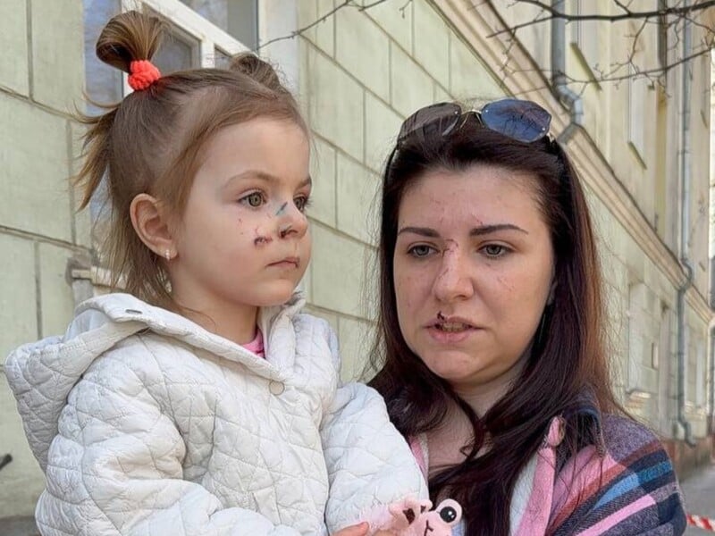 "Надень мне крестик". Жительница Сум рассказала, как с дочерью в Вербное воскресенье спасались от обстрела