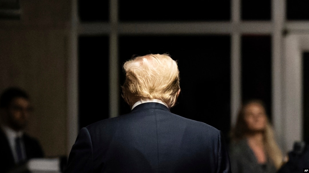 Трамп - трус. Его репутация громогласно озвучена.