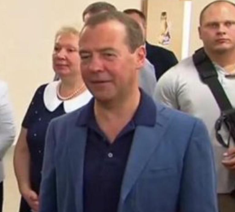 От президента до телеграм-клоуна: что стало с Дмитрием Медведевым