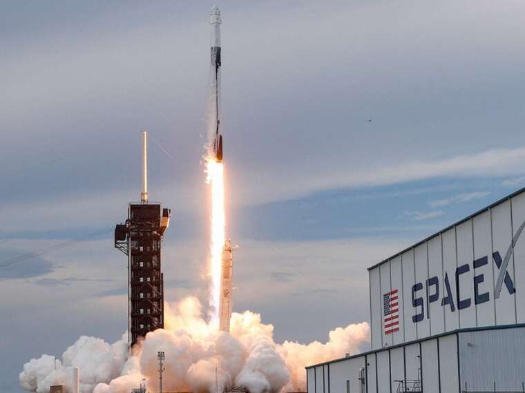 Маск пригрозил свернуть ракеты Dragon из-за политического конфликта с Трампом,