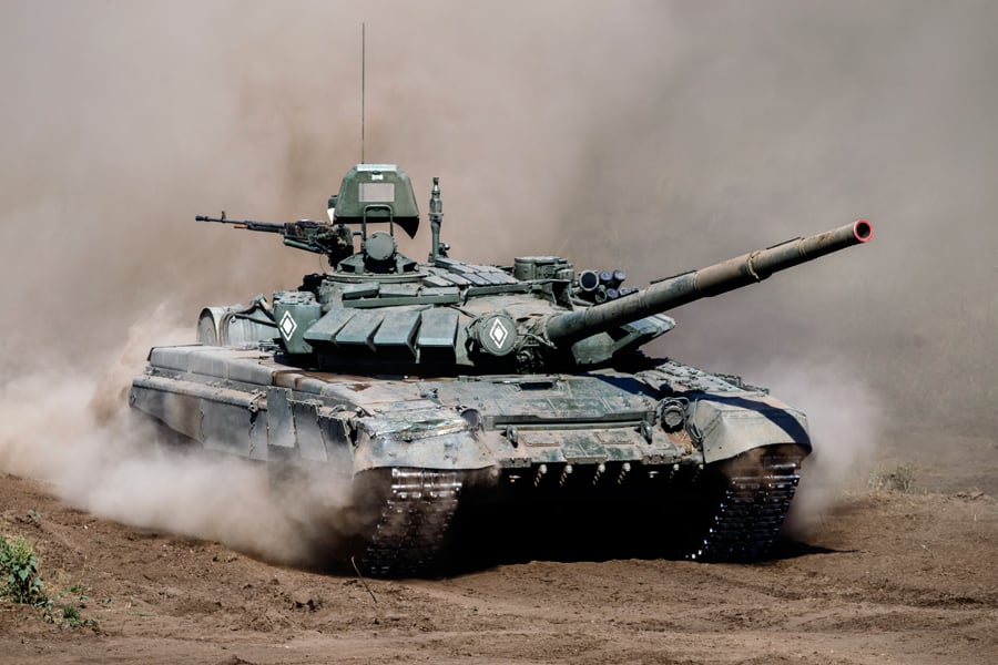 Россия исчерпывает советские запасы оружия, на помощь приходят КНДР и Китай