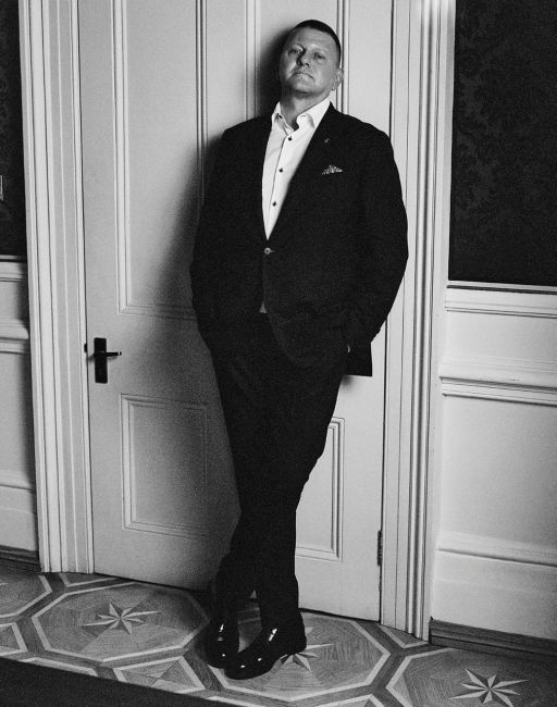 «Ох, неспроста это всё…»