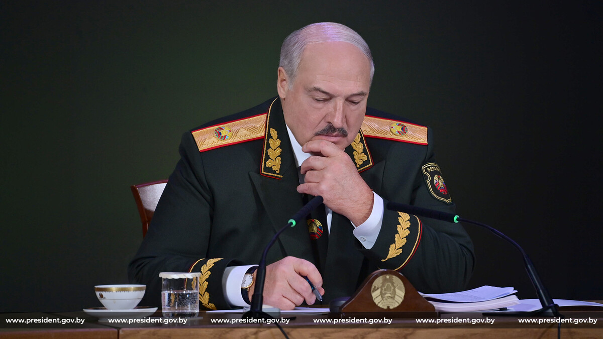 Смерть Лукашенко как военная угроза для Беларуси: минобороны страны переписывает закон