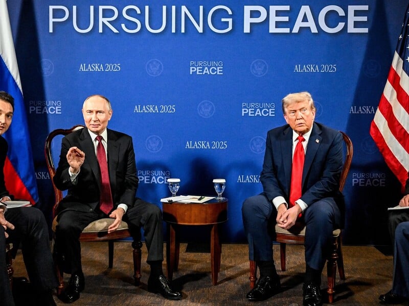 Бормотал и был "смущен". Путина в США спросили об убийствах гражданских в Украине. Видео