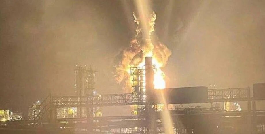 Forbes: Атаки на российские НПЗ станут сильными «картами» Украины на переговорах