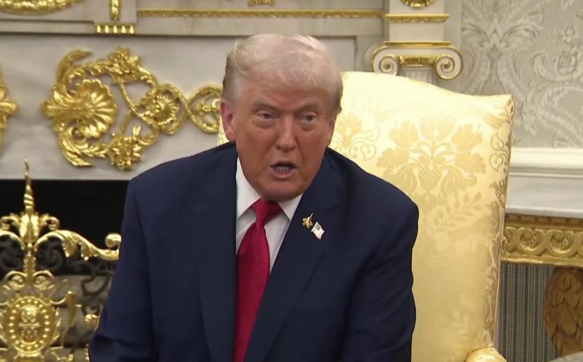 Историки обяснили, как заявление Трампа о "бумажном тигре" связано с Китаем