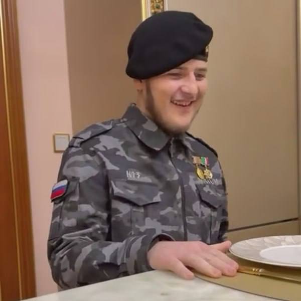 СМИ: Сыну Кадырова после ДТП удалили селезенку, он может ослепнуть на один глаз