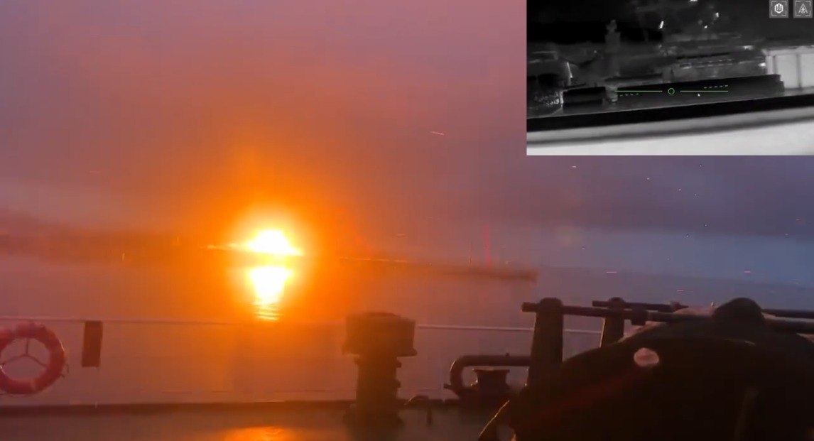 Появилось видео попадания украинского дрона во фрегат РФ «Адмирал Эссен»