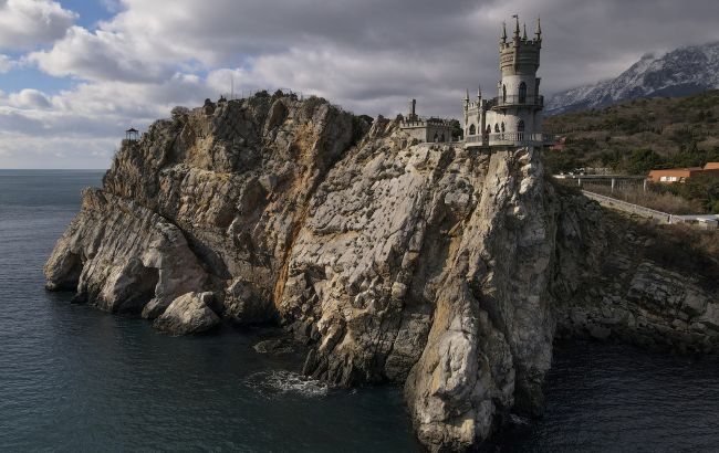 В Крыму почти исчезло уличное освещение и рухнул спрос на отдых после ударов по инфраструктуре