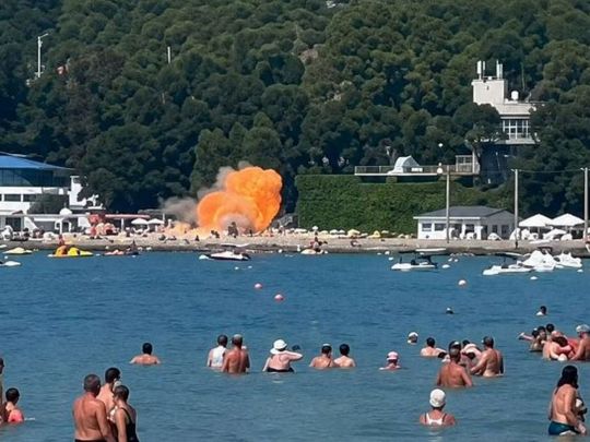 В Геленджике российские силы ПВО направили дрон в сторону пляжа: есть погибшие и раненые. Видео
