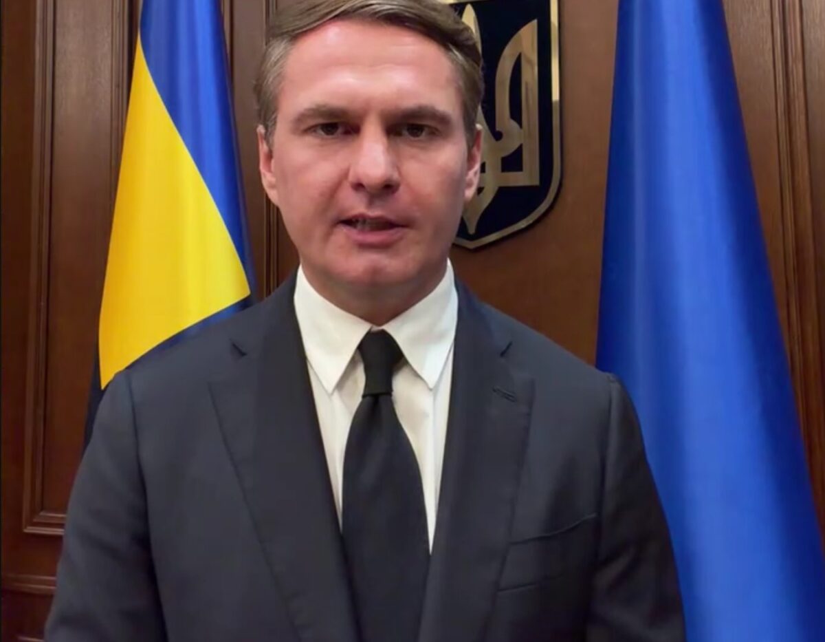 Генпрокурор Кравченко подписал подозрение директору НАБУ и уехал за границу