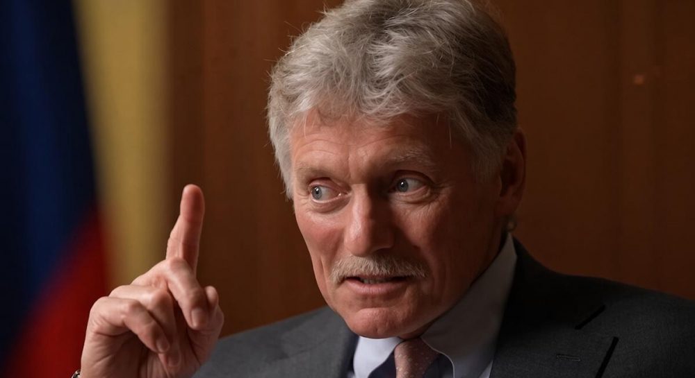 "Дима, кто эту хрень придумал?" Как Пескова отчитали за "засранный дворик" для Путина