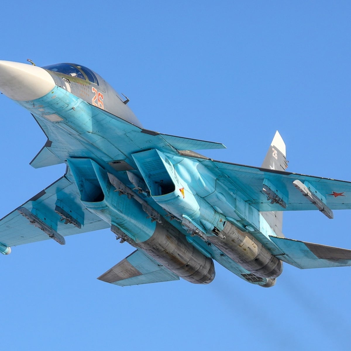 На военном аэродроме в России уничтожены два истребителя Су-34